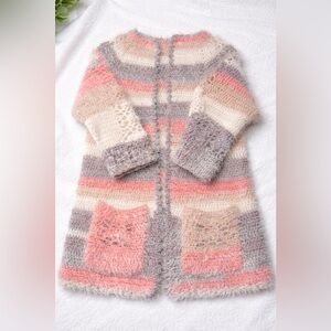 Hand-Knitted Cozy Cardigan – Soft & Comforting – One Size